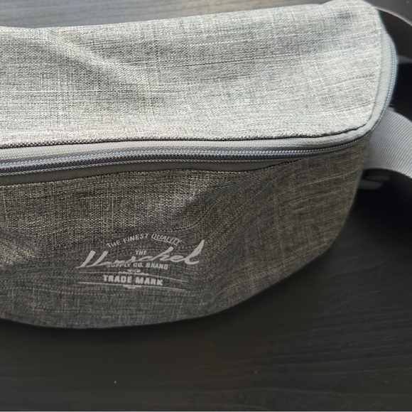 Herschel bum bag - Picture 3 of 7